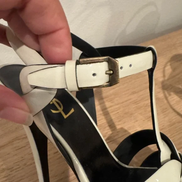 Saint Laurent Cream Patent Leather T-Strap Heeled Sandals - Picture 3 of 16